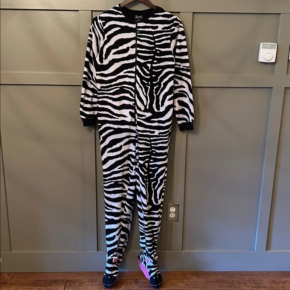 Nick & Nora Zebra Footie Pajama Onesie Jumpsuit Costume Black White Size Small